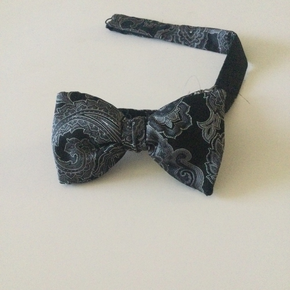 ETON SILK PAISLEY PRINT PRE-TIED BOW TIE BLACK GRAY NWOT